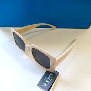 NWT Cream color Luxe Sunglasses. Wide Square.